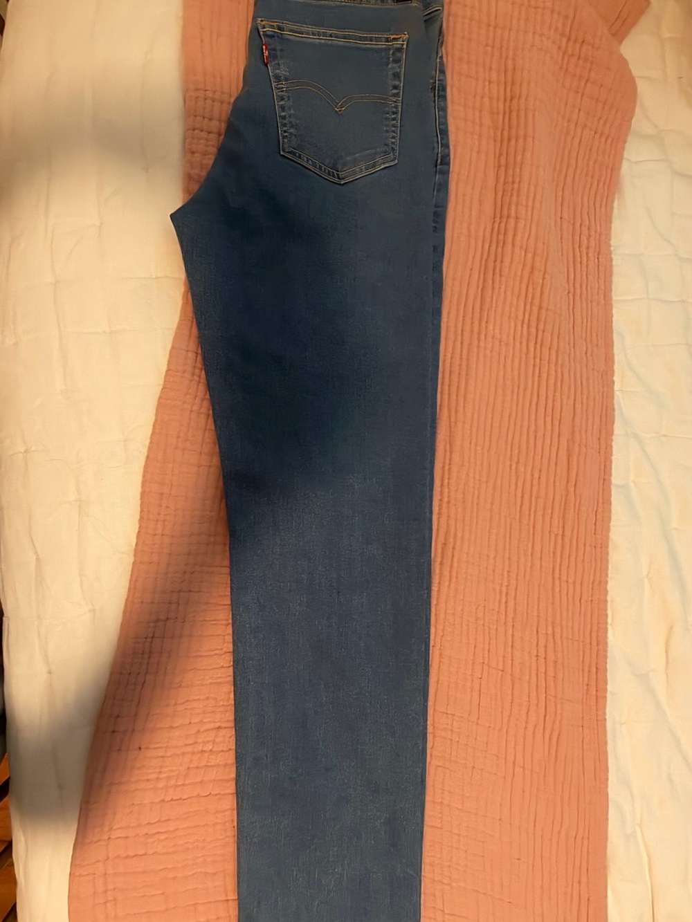 Levi's Women's Skinny Jeans in Medium Blue Wash